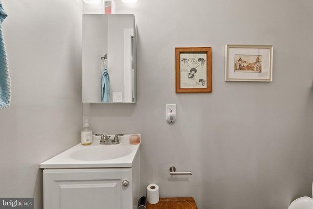 1018 13TH ST SE #2, Washington, DC 20003