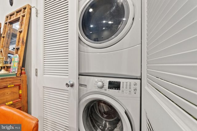 1018 13TH ST SE #2, Washington, DC 20003