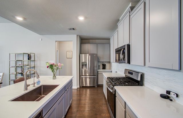 10317 Russell Pines Drive, Rosharon, TX 77583