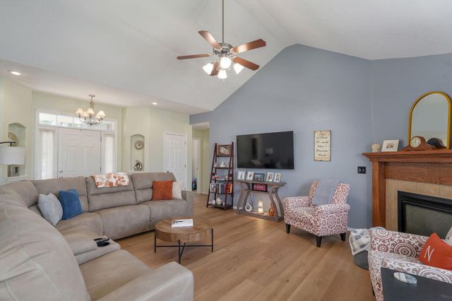 3523 S Brunswick Avenue, Springfield, MO 65809