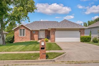 3523 S Brunswick Avenue, Springfield, MO 65809