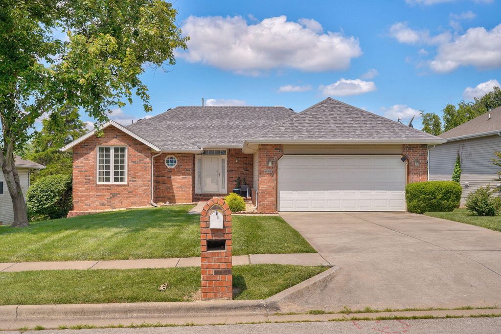 3523 S Brunswick Avenue, Springfield, MO 65809