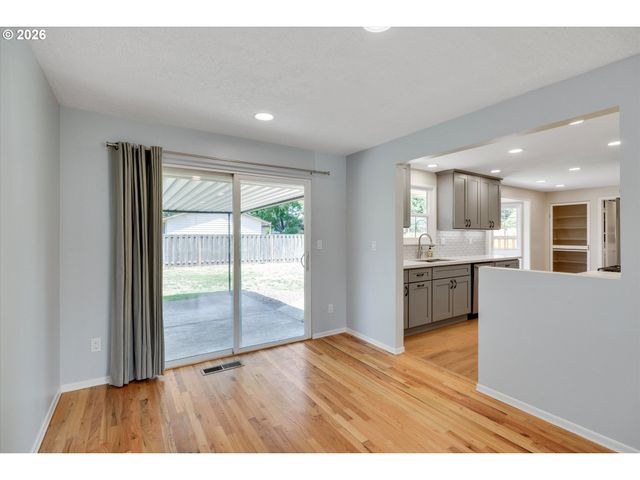 6601 Se PLUM Dr, Milwaukie, OR 97222