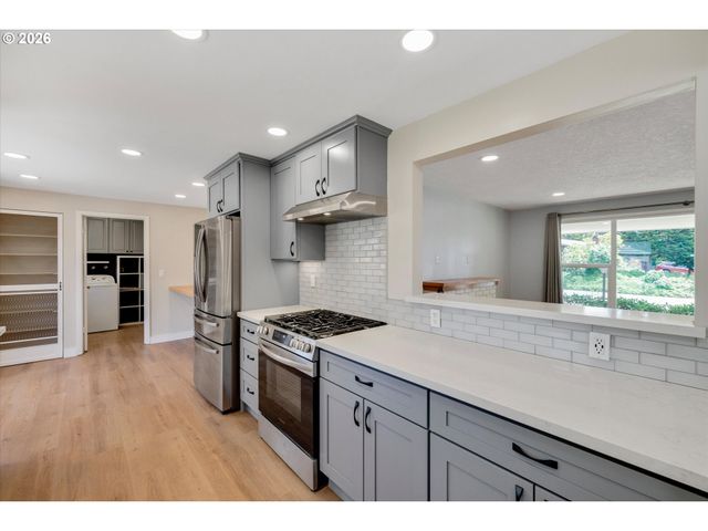 6601 Se PLUM Dr, Milwaukie, OR 97222