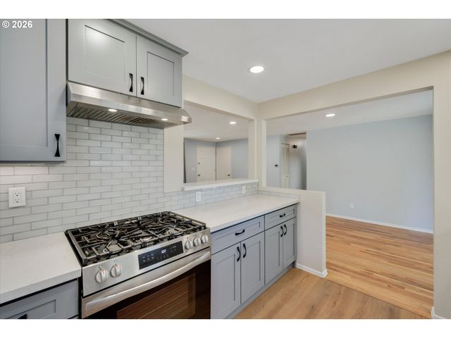 6601 Se PLUM Dr, Milwaukie, OR 97222