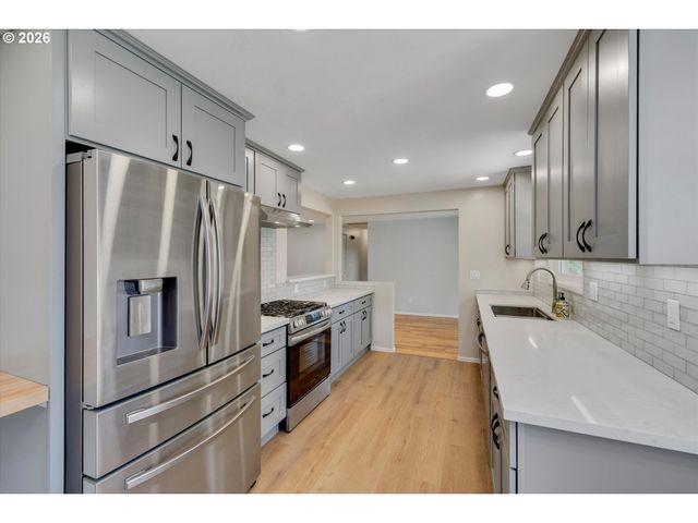 6601 Se PLUM Dr, Milwaukie, OR 97222