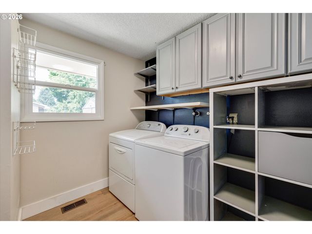 6601 Se PLUM Dr, Milwaukie, OR 97222