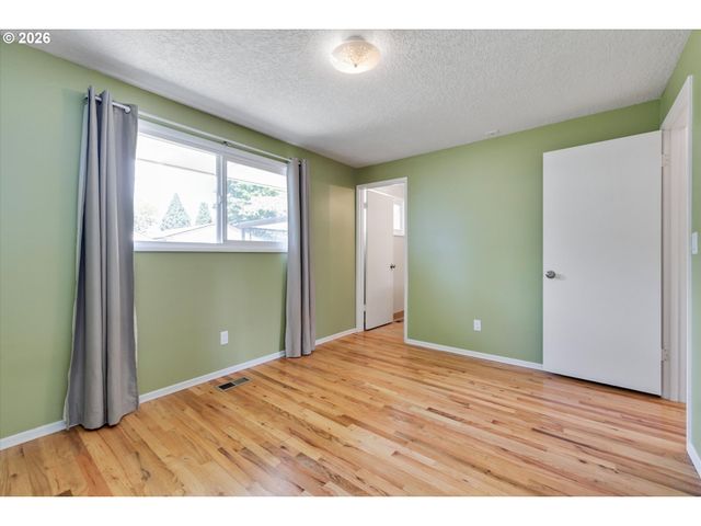 6601 Se PLUM Dr, Milwaukie, OR 97222