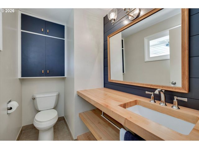 6601 Se PLUM Dr, Milwaukie, OR 97222