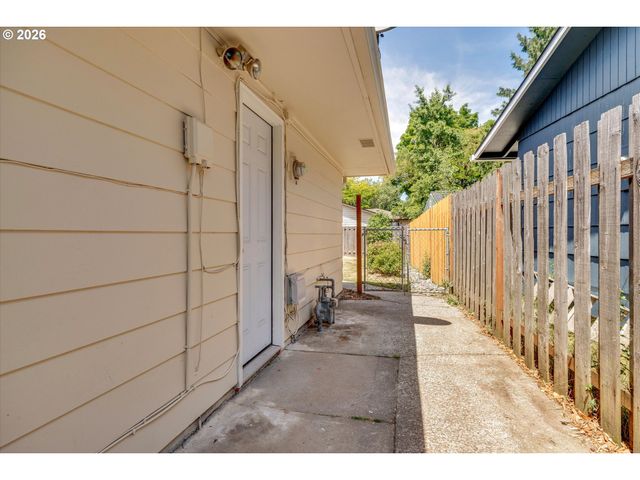6601 Se PLUM Dr, Milwaukie, OR 97222