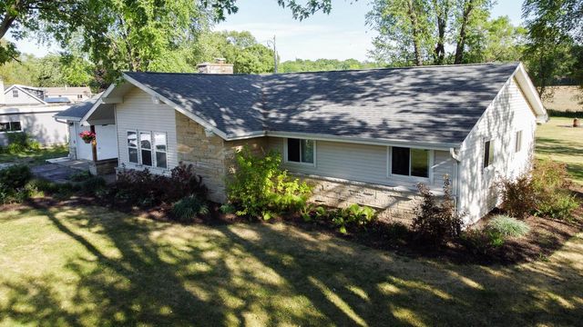 213 W State ROAD, North Prairie, WI 53153
