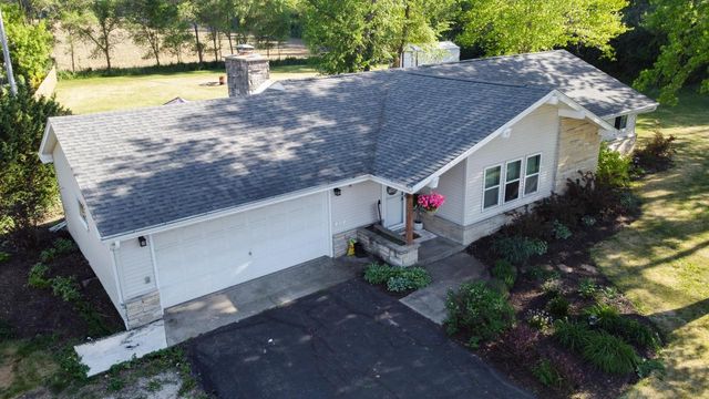 213 W State ROAD, North Prairie, WI 53153