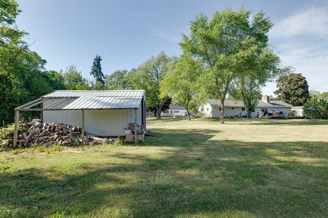 213 W State ROAD, North Prairie, WI 53153