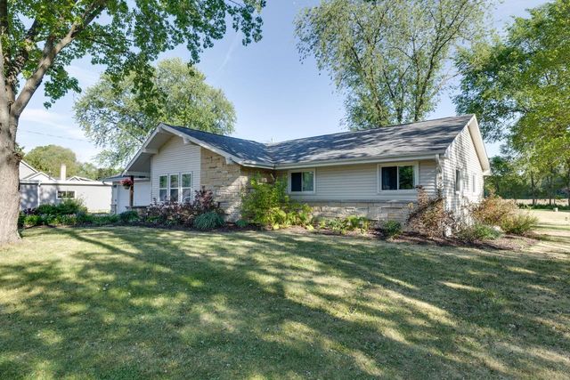 213 W State ROAD, North Prairie, WI 53153