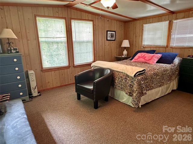 21 Bear Cub Drive, Spruce Pine, NC 28777