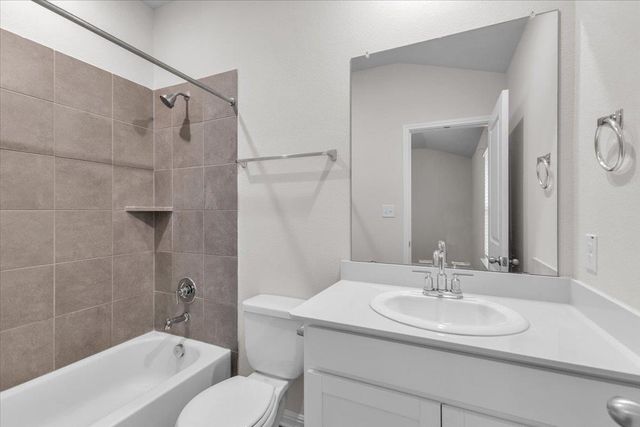 405 Grasslands TRL, Hutto, TX 78634