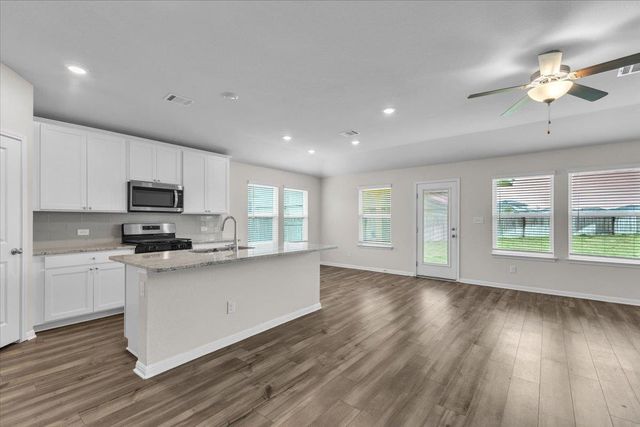 405 Grasslands TRL, Hutto, TX 78634