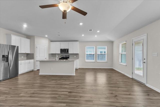 405 Grasslands TRL, Hutto, TX 78634