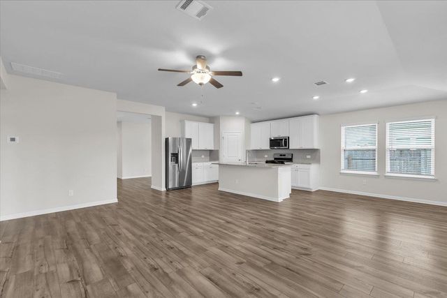 405 Grasslands TRL, Hutto, TX 78634