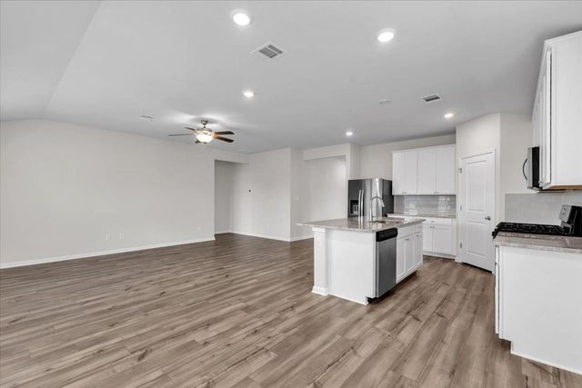 405 Grasslands TRL, Hutto, TX 78634