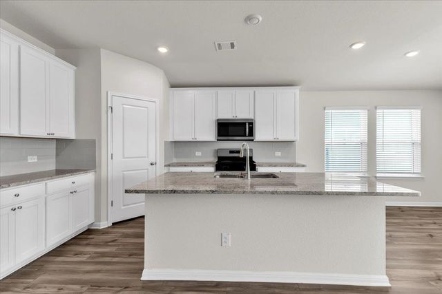 405 Grasslands TRL, Hutto, TX 78634