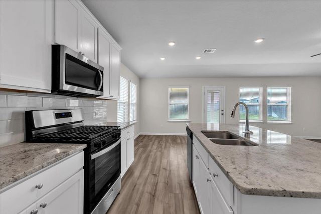 405 Grasslands TRL, Hutto, TX 78634