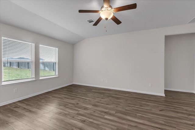 405 Grasslands TRL, Hutto, TX 78634