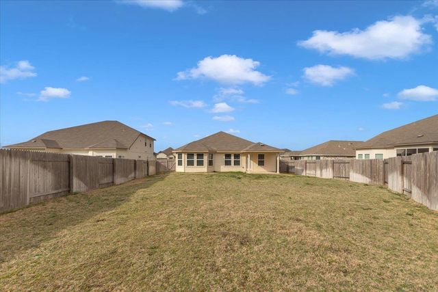 405 Grasslands TRL, Hutto, TX 78634
