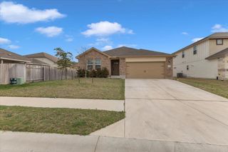 405 Grasslands TRL, Hutto, TX 78634