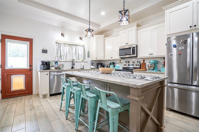 5900 S Lakeside Hills Court, Granbury, TX 76048