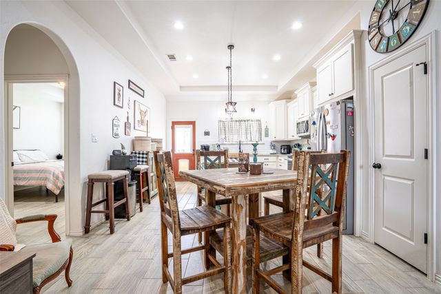 5900 S Lakeside Hills Court, Granbury, TX 76048