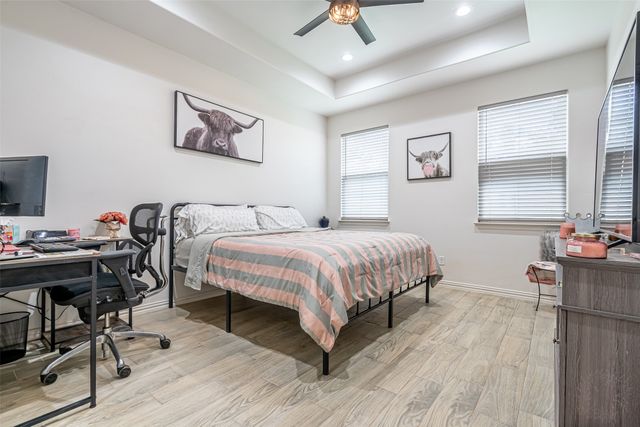 5900 S Lakeside Hills Court, Granbury, TX 76048
