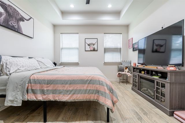 5900 S Lakeside Hills Court, Granbury, TX 76048