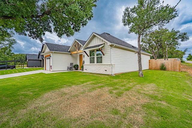 5900 S Lakeside Hills Court, Granbury, TX 76048