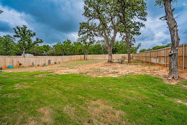 5900 S Lakeside Hills Court, Granbury, TX 76048