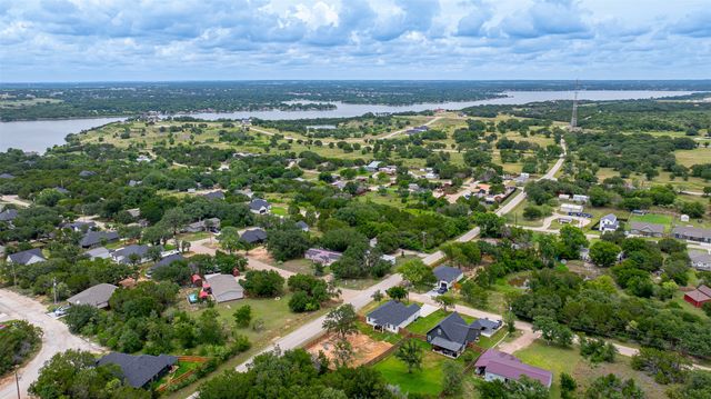 5900 S Lakeside Hills Court, Granbury, TX 76048