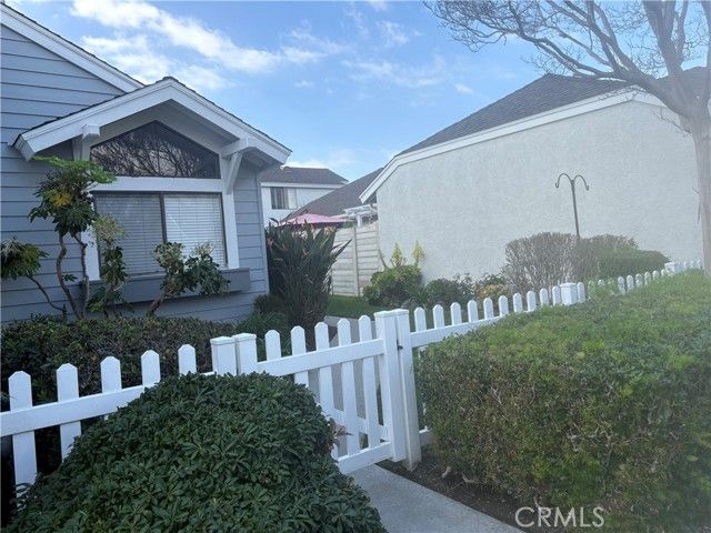 16 Amberleaf, Irvine, CA 92614