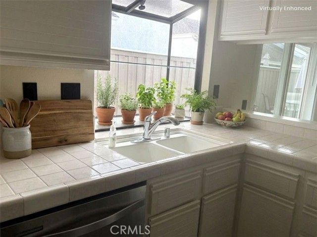 16 Amberleaf, Irvine, CA 92614