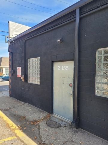 21155 Mack Avenue, Grosse Pointe Woods, MI 48236