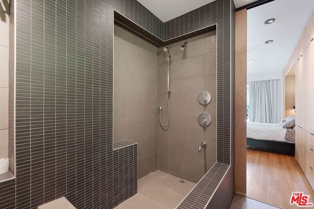 1666 S Curson Avenue, Los Angeles, CA 90019