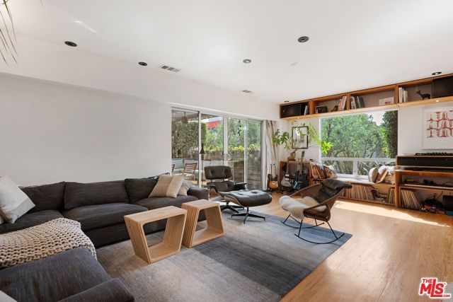 1666 S Curson Avenue, Los Angeles, CA 90019