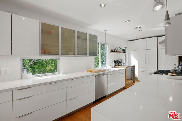 1666 S Curson Avenue, Los Angeles, CA 90019