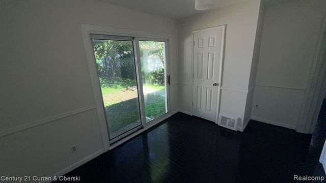 3404 Edgewood Street, Dearborn, MI 48124