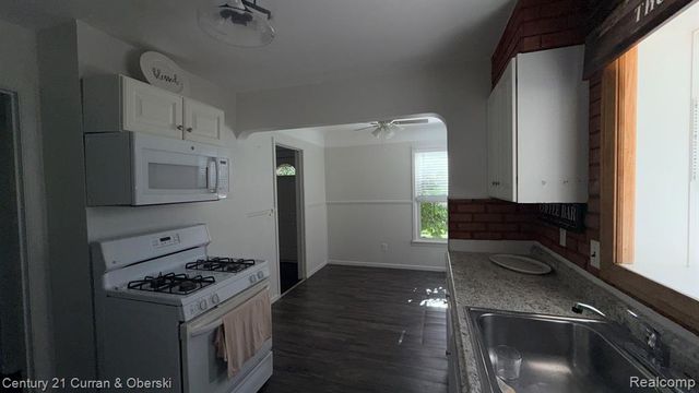 3404 Edgewood Street, Dearborn, MI 48124