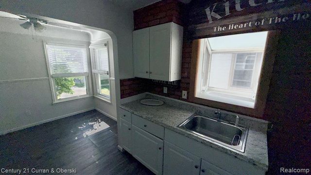 3404 Edgewood Street, Dearborn, MI 48124