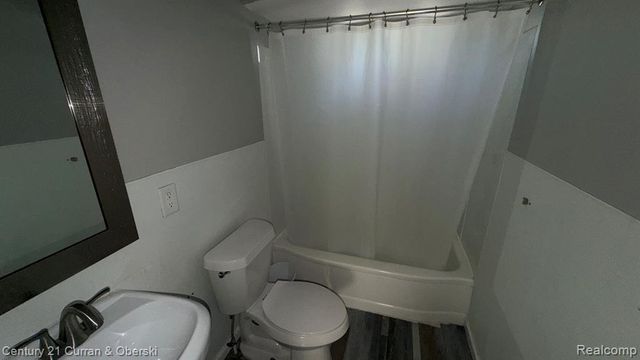 3404 Edgewood Street, Dearborn, MI 48124
