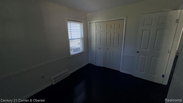 3404 Edgewood Street, Dearborn, MI 48124