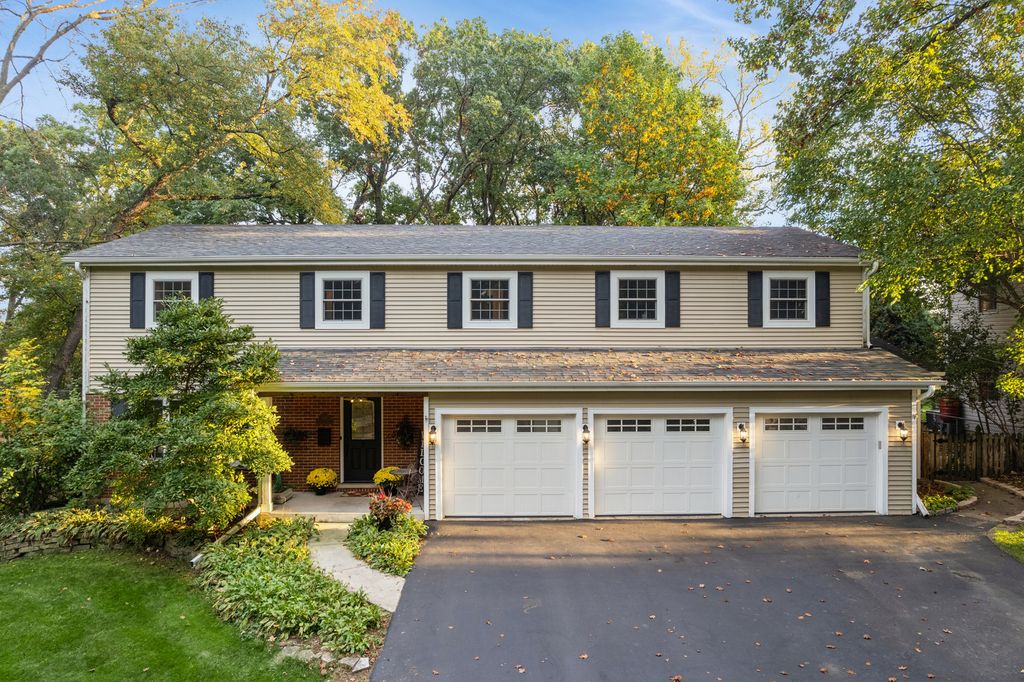 895 Ellynwood Drive, Glen Ellyn, IL 60137 — exterior