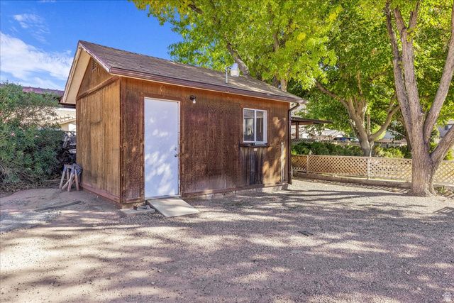 220 S VALLEY VIEW DR, St. George, UT 84770