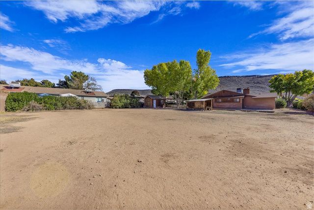 220 S VALLEY VIEW DR, St. George, UT 84770